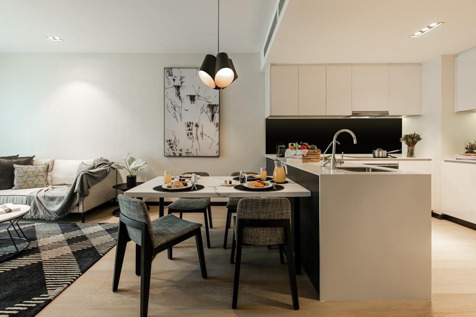 Hotel Ascott Star Klcc Kuala Lumpur Exteriér fotografie The kitchen and dining area of a typical apartment