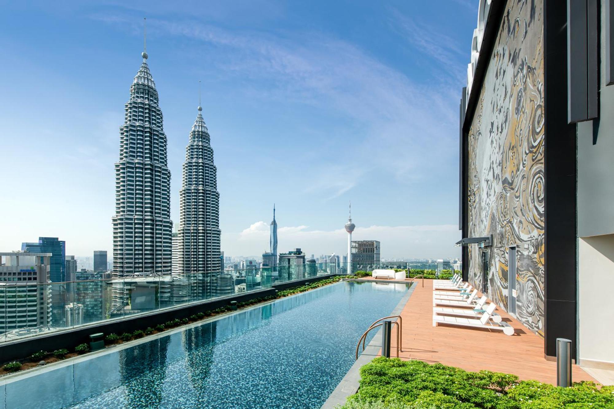 Hotel Ascott Star Klcc Kuala Lumpur Exteriér fotografie The pool at the 50th floor of the hotel